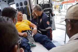 Bolsonaro ingresó al quirófano por dolores en el hombro