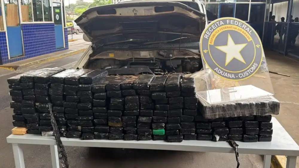 Puente de la Amistad: Video muestra desesperada fuga de paraguayo tras hallazgo de 130 kilos de droga