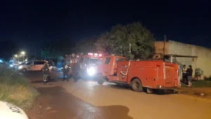 PJC: Rápida intervención de bomberos evita que depósito de ropas usadas sea devorado por incendio