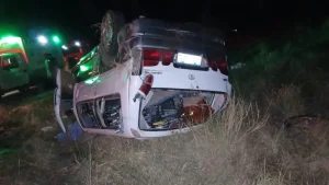 Trasladaba el féretro de su madre y terminó falleciendo tras vuelco de ambulancia