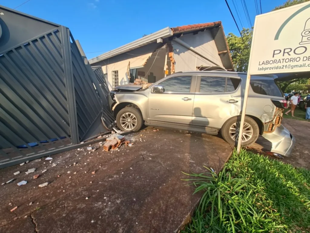 Un menor de 14 años choca una camioneta contra una vivienda en Capitán Bado