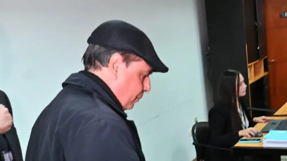 Dan arresto domiciliario a Bataglia porque volvió a salir de Paraguay tras presentarse a la Justicia