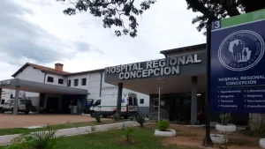 Policías auxilian a mujer durante parto de emergencia en plena ruta PY05 en Concepción