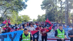 Gremios docentes definen mañana huelga y si se suman a médicos
