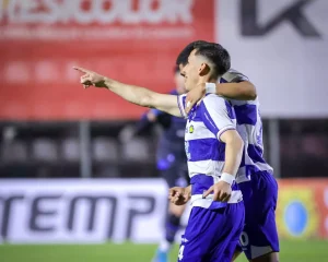El 2 de Mayo sufre pero cumple ante San Lorenzo y se fortalece en la cima