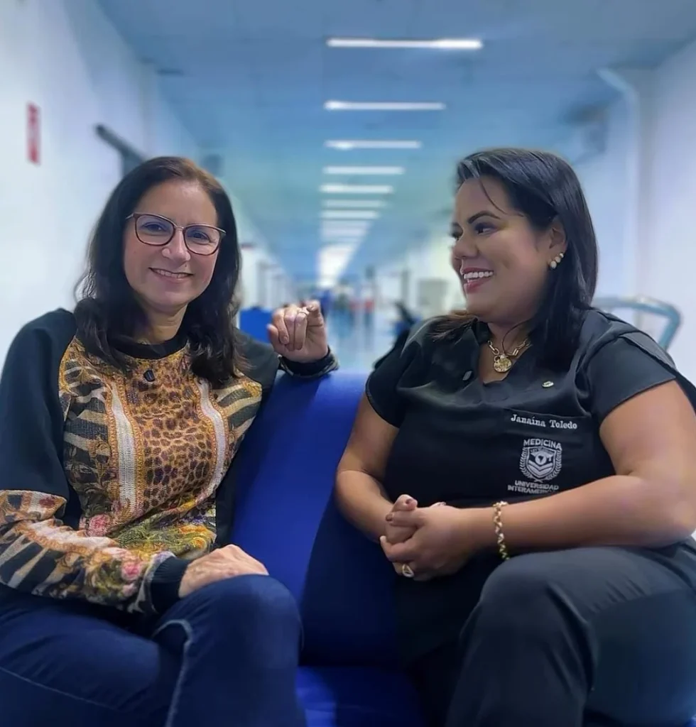 Una mujer de 55 años inspira al estudiar Medicina en la Universidad Interamericana de PJC