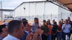 Pobladores escrachan a Peña en Campo 9 para exigir una sede del IPS