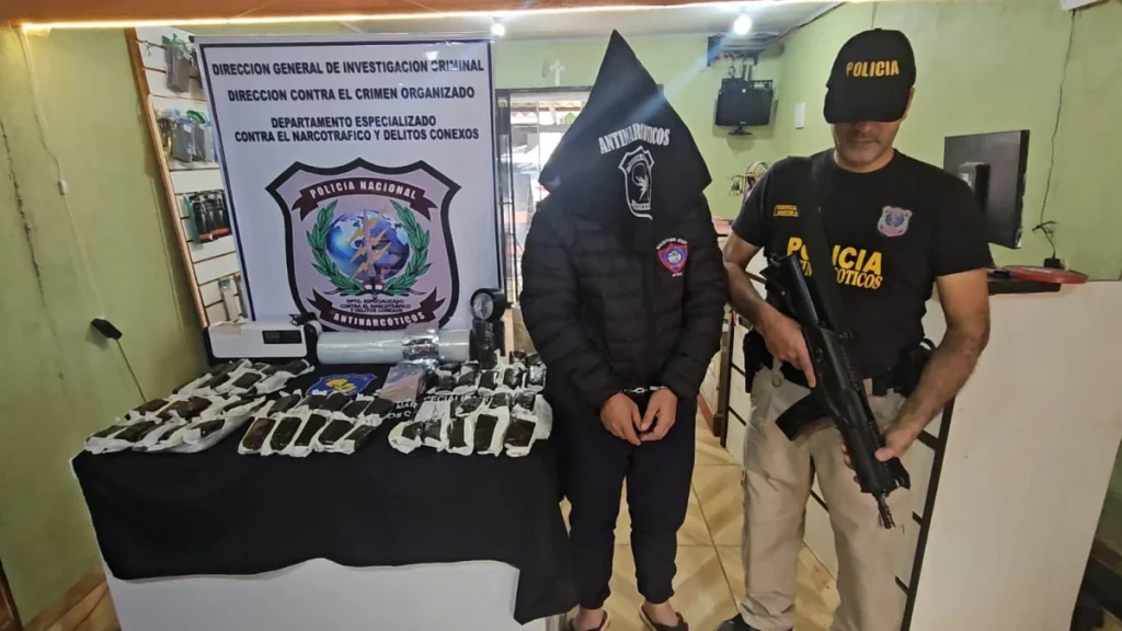 Detienen a un hombre con más de cinco kilos de cera de marihuana en Pedro Juan Caballero