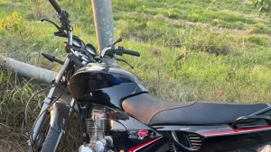 Adolescente muere tras impactar en moto contra un camión cisterna estacionado en Concepción