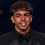 Lamine Yamal se hace con su tercer trofeo Kopa