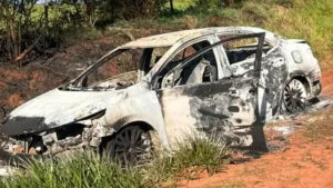Hallan muerto a paraguayo dentro de su vehículo completamente incendiado en Brasil