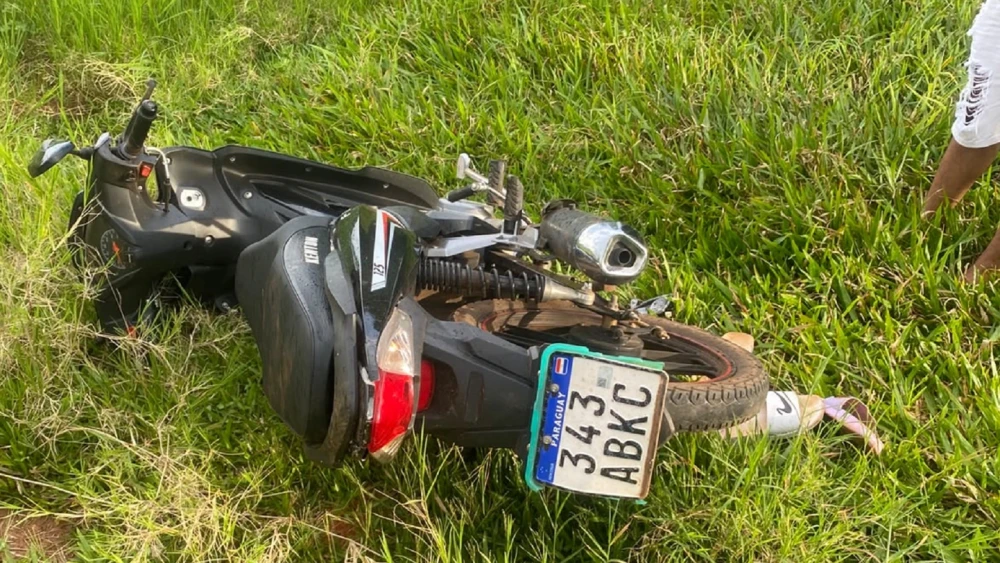 Tragedia en Capiibary: Niña de 12 años muere y otra resulta herida al despistarse una motocicleta
