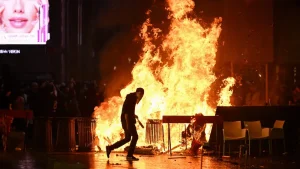 Protestas de Francia y España se trasladan a Italia: Disturbios en Milán contra la suba del costo de vida