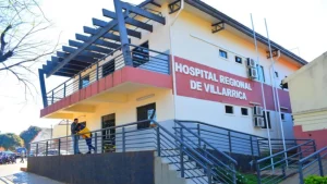 Villarrica: Recién nacido muere mientras esperaba una cama de terapia intensiva