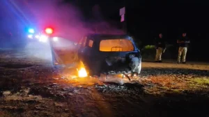 Hallan otra camioneta en llamas e indagan si se vincula a gavilla del doble homicidio en PJC